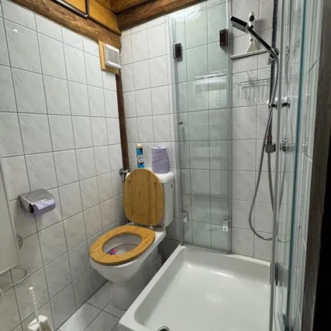 Dusche und WC in der Fischerhütte