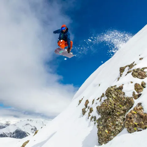 Snowboarder