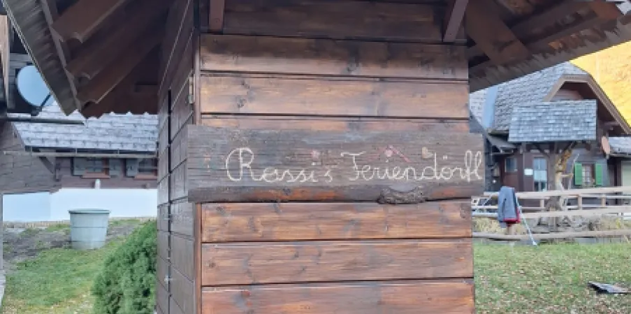 Holzhäuschen Rassis Feriendörfl